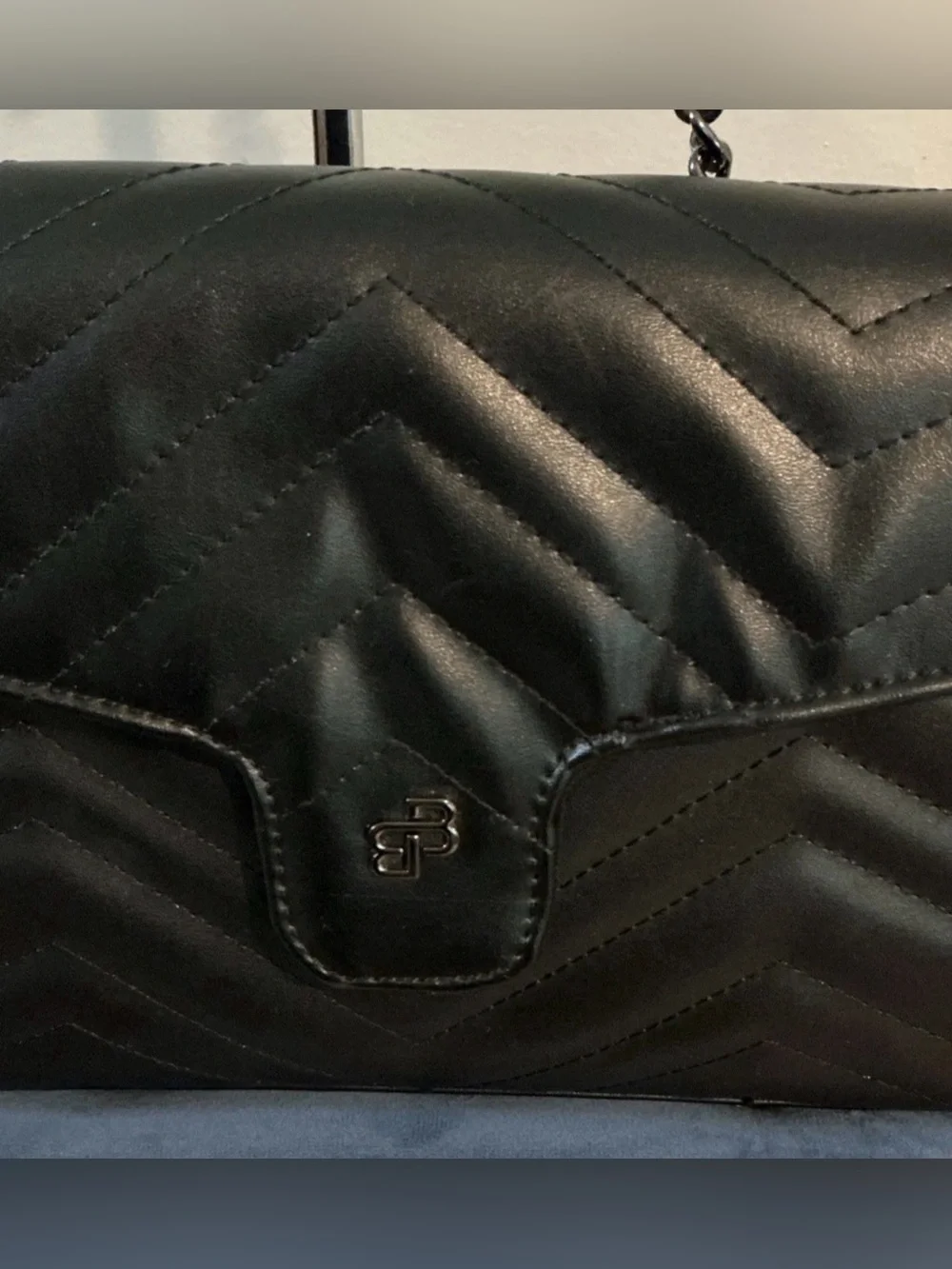 Bienali Kaci Quilted Chevron Black Gunmetal Chain Strap Crossbody Bag EUC